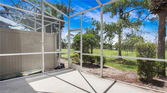 880 Hampton CIR, Naples, FL 34105
