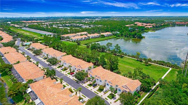 880 Hampton CIR, Naples, FL 34105
