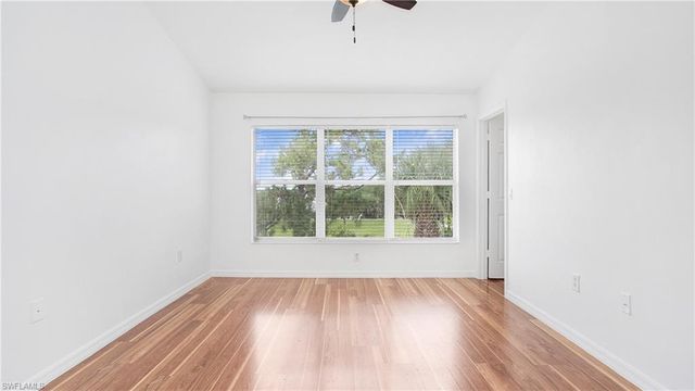 880 Hampton CIR, Naples, FL 34105