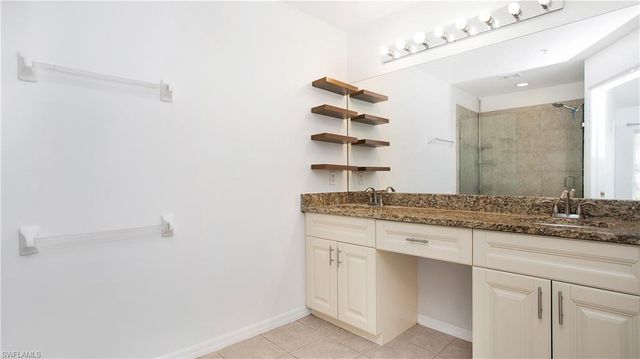 880 Hampton CIR, Naples, FL 34105