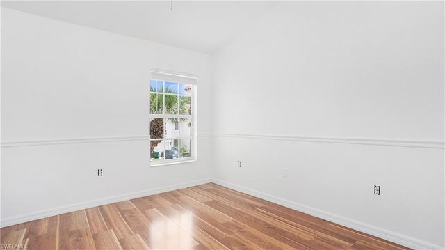 880 Hampton CIR, Naples, FL 34105