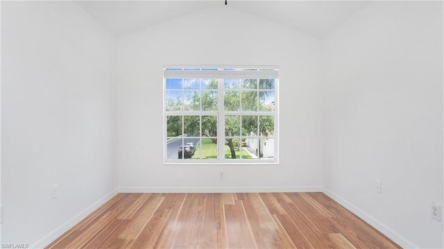 880 Hampton CIR, Naples, FL 34105