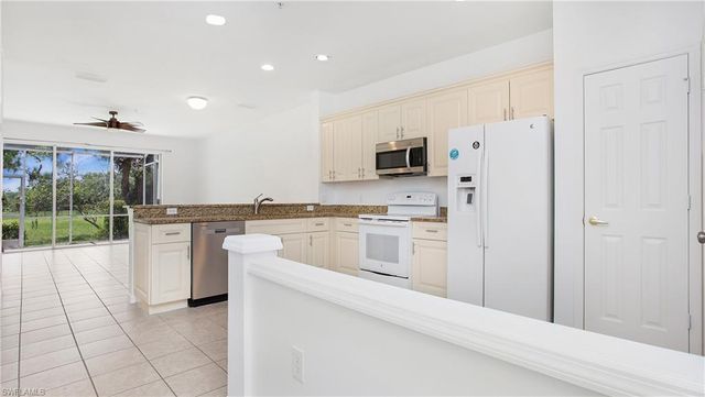880 Hampton CIR, Naples, FL 34105