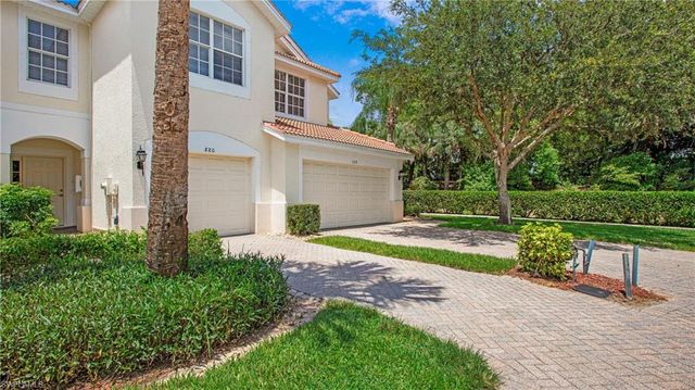 880 Hampton CIR, Naples, FL 34105