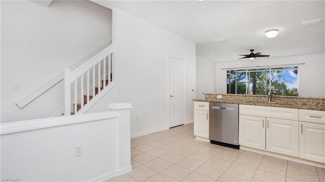 880 Hampton CIR, Naples, FL 34105