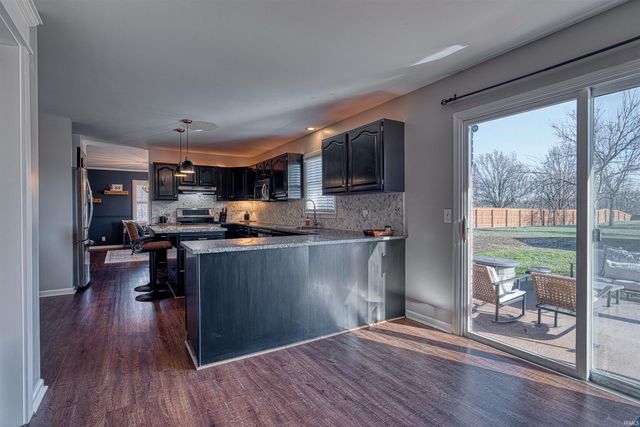 6801 Henze Road, Evansville, IN 47720