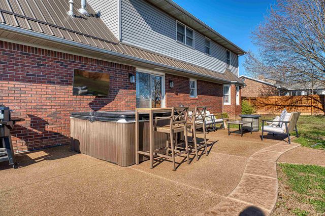 6801 Henze Road, Evansville, IN 47720