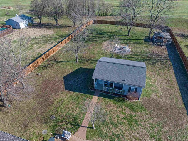 6801 Henze Road, Evansville, IN 47720