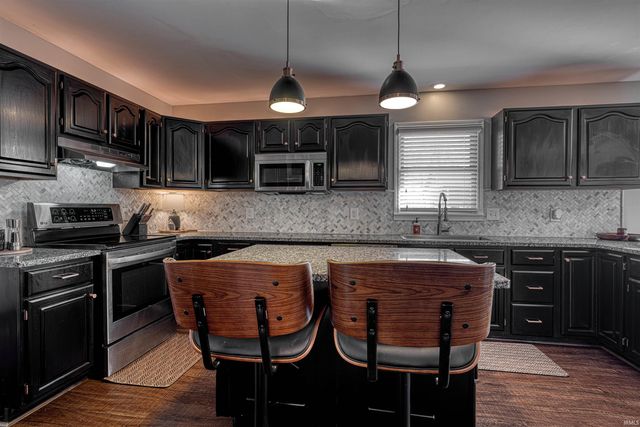 6801 Henze Road, Evansville, IN 47720