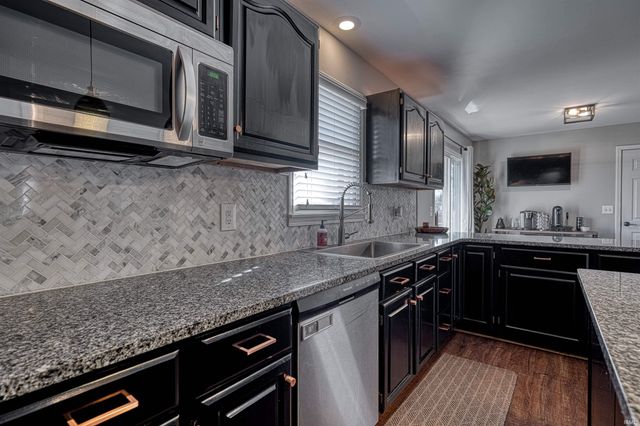 6801 Henze Road, Evansville, IN 47720