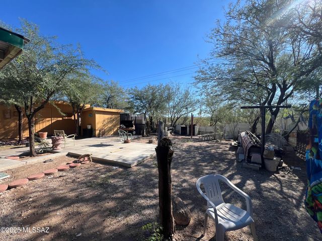 825 W Oahu Lane, Tucson, AZ 85756