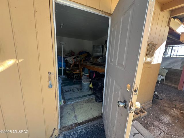 825 W Oahu Lane, Tucson, AZ 85756