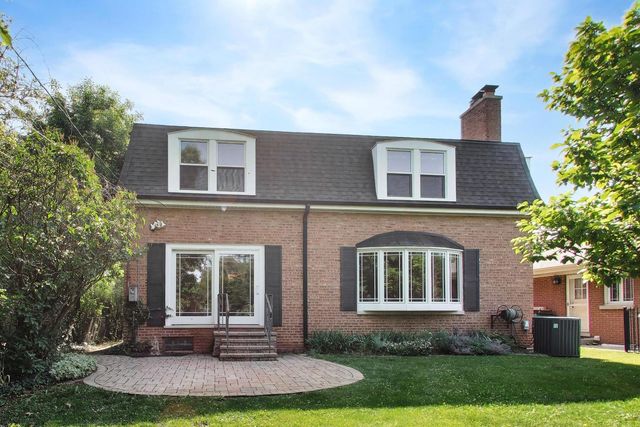 1216 S Lincoln Avenue, Park Ridge, IL 60068