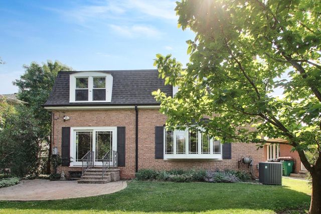 1216 S Lincoln Avenue, Park Ridge, IL 60068