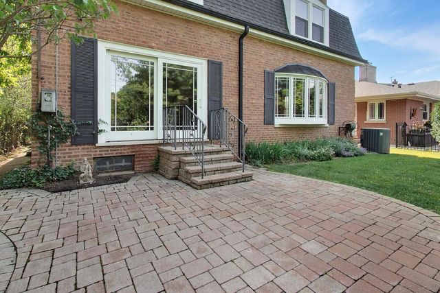 1216 S Lincoln Avenue, Park Ridge, IL 60068