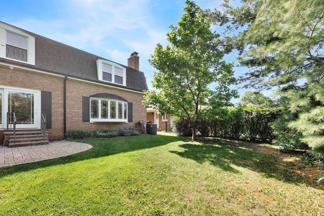 1216 S Lincoln Avenue, Park Ridge, IL 60068