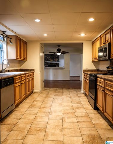 852 SUN VALLEY ROAD, Center Point, AL 35215