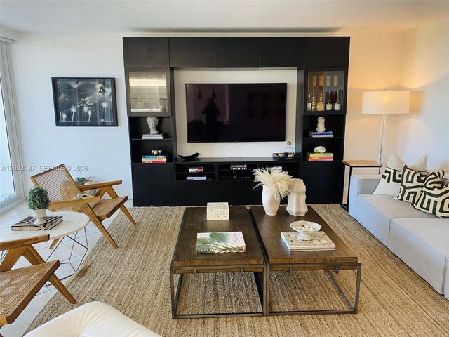 881 Ocean Drive 3E, Key Biscayne, FL 33149