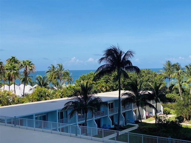 881 Ocean Drive 3E, Key Biscayne, FL 33149