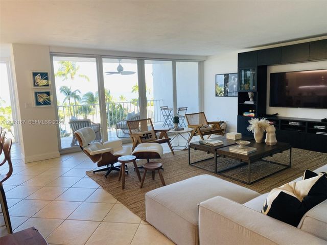 881 Ocean Drive 3E, Key Biscayne, FL 33149
