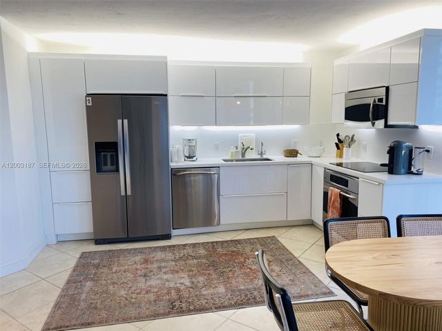 881 Ocean Drive 3E, Key Biscayne, FL 33149