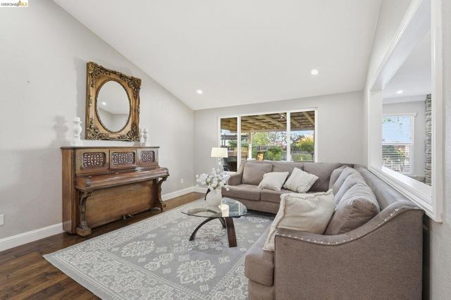 3309 Bluejay Dr, Antioch, CA 94509