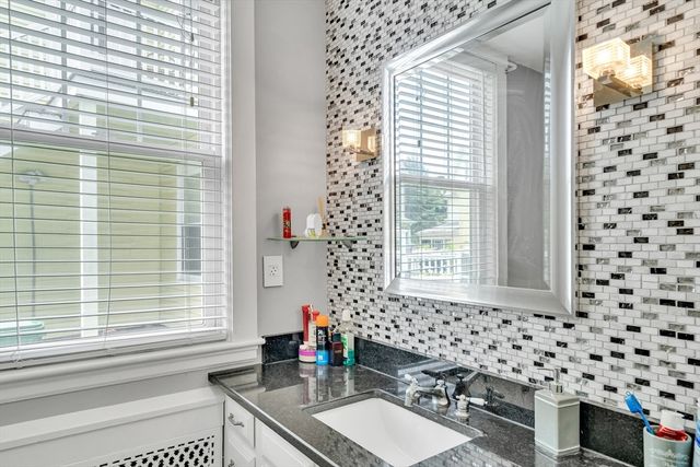 548 High St, Medford, MA 02155