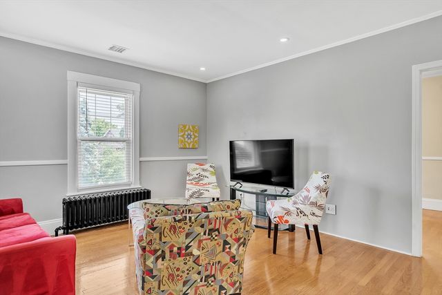548 High St, Medford, MA 02155