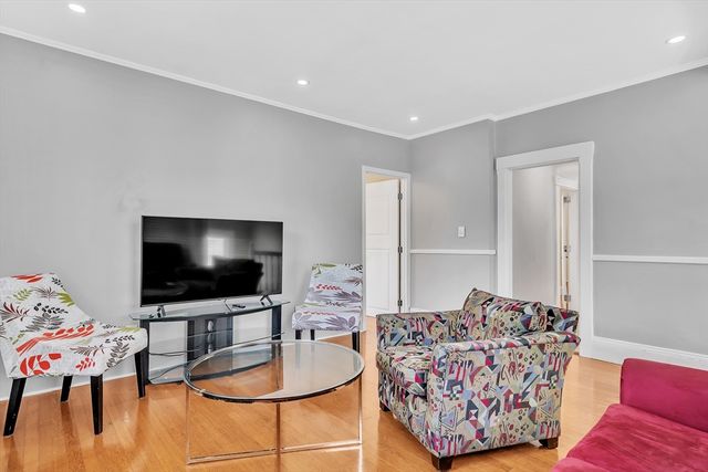 548 High St, Medford, MA 02155
