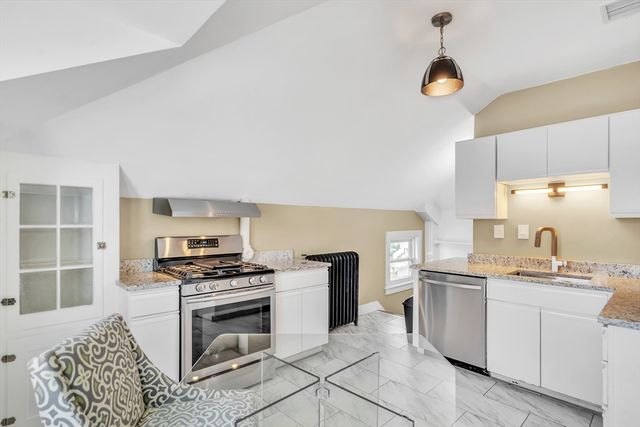 548 High St, Medford, MA 02155