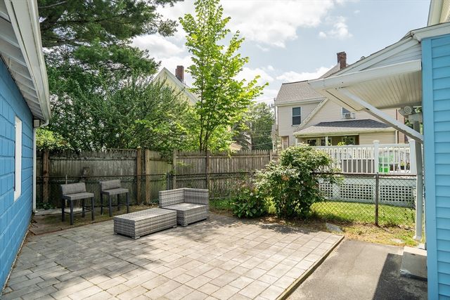 548 High St, Medford, MA 02155