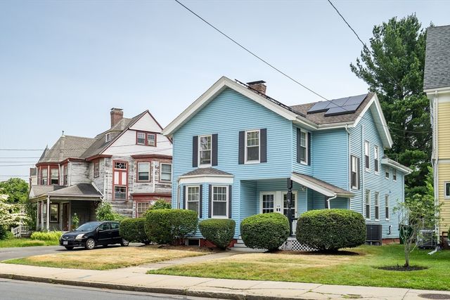 548 High St, Medford, MA 02155