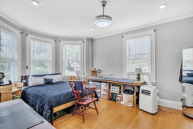 548 High St, Medford, MA 02155