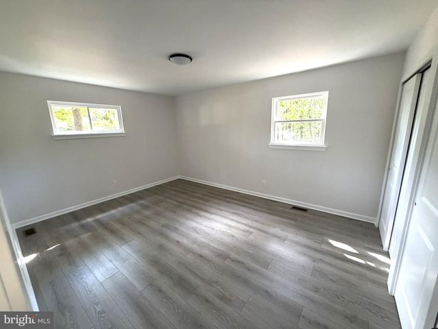 10 ALBERTS AVE, Sicklerville, NJ 08081