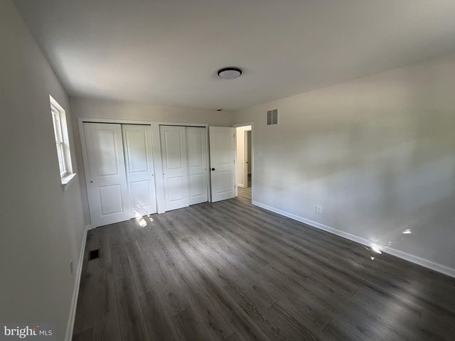 10 ALBERTS AVE, Sicklerville, NJ 08081