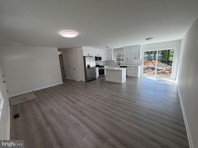 10 ALBERTS AVE, Sicklerville, NJ 08081