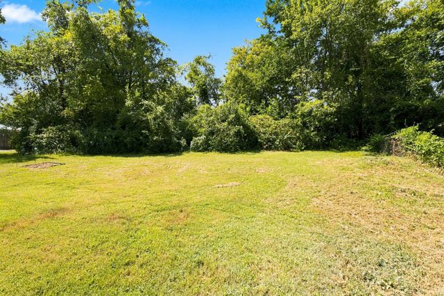 909 42nd Ave, N, Nashville, TN 37209