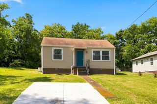 909 42nd Ave, N, Nashville, TN 37209