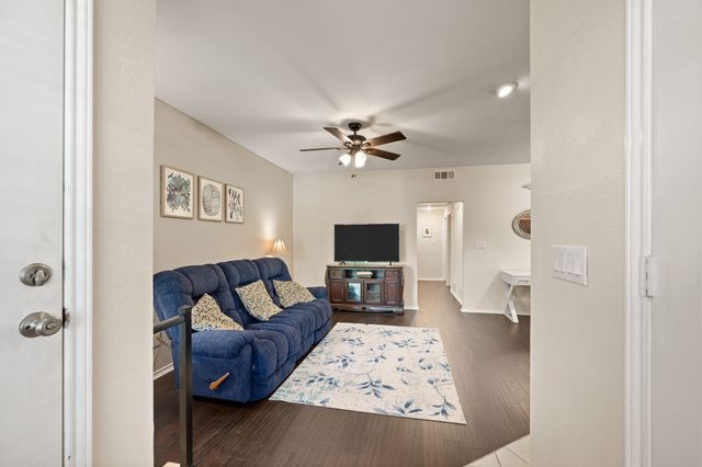 4514 Forestgate Circle, Arlington, TX 76017