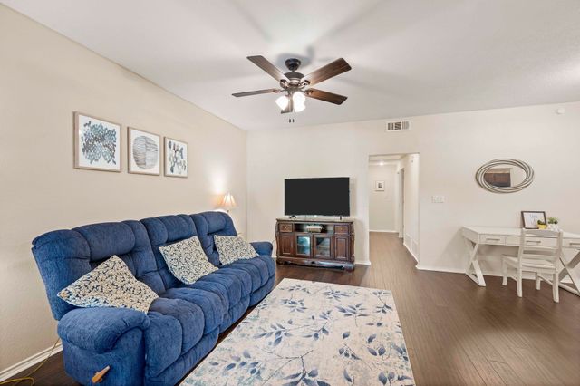 4514 Forestgate Circle, Arlington, TX 76017