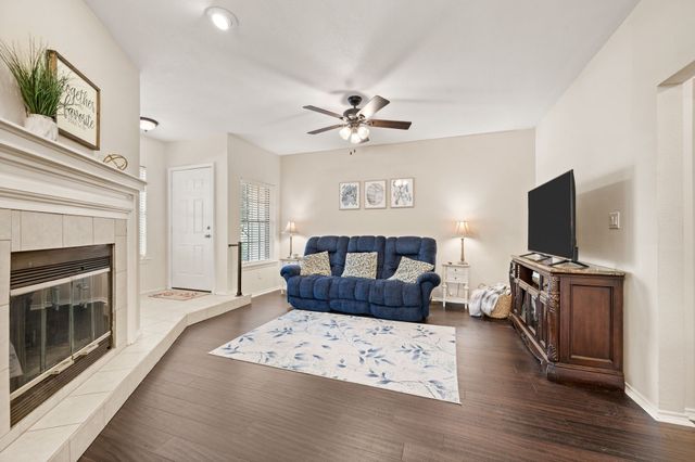 4514 Forestgate Circle, Arlington, TX 76017