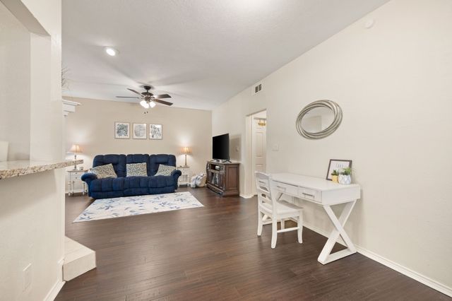 4514 Forestgate Circle, Arlington, TX 76017