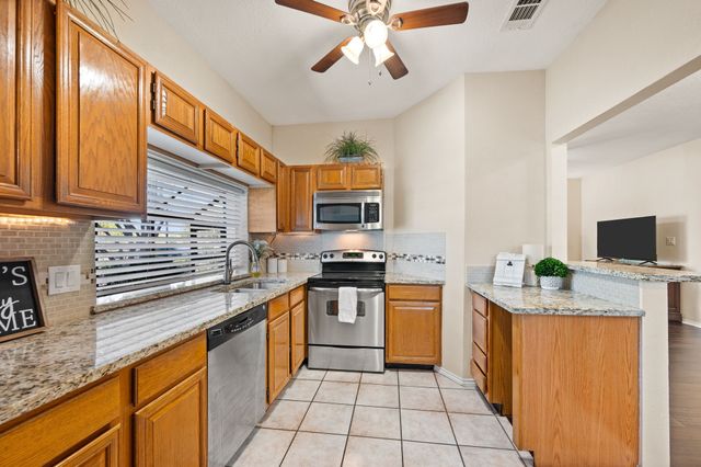 4514 Forestgate Circle, Arlington, TX 76017