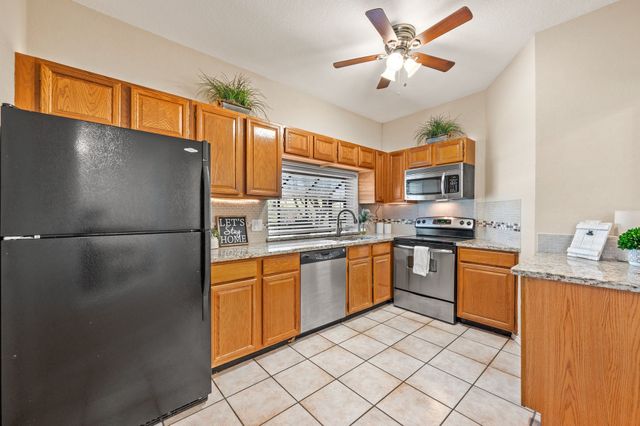 4514 Forestgate Circle, Arlington, TX 76017