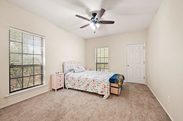 4514 Forestgate Circle, Arlington, TX 76017