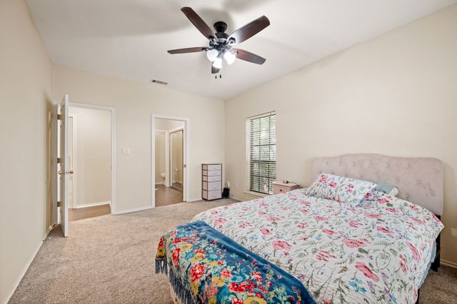 4514 Forestgate Circle, Arlington, TX 76017