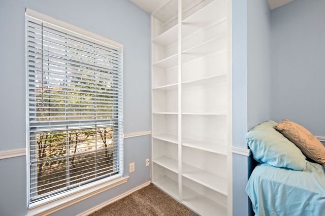 4514 Forestgate Circle, Arlington, TX 76017