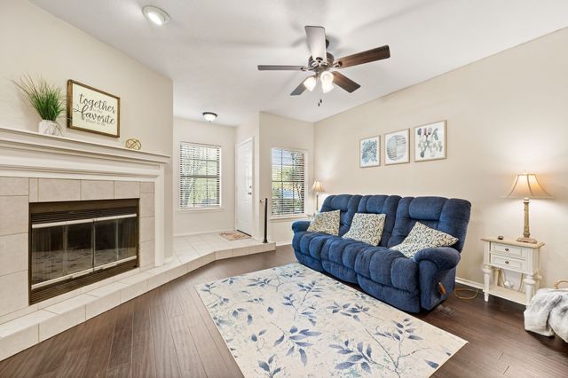 4514 Forestgate Circle, Arlington, TX 76017