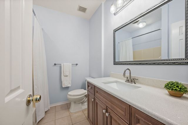 4514 Forestgate Circle, Arlington, TX 76017