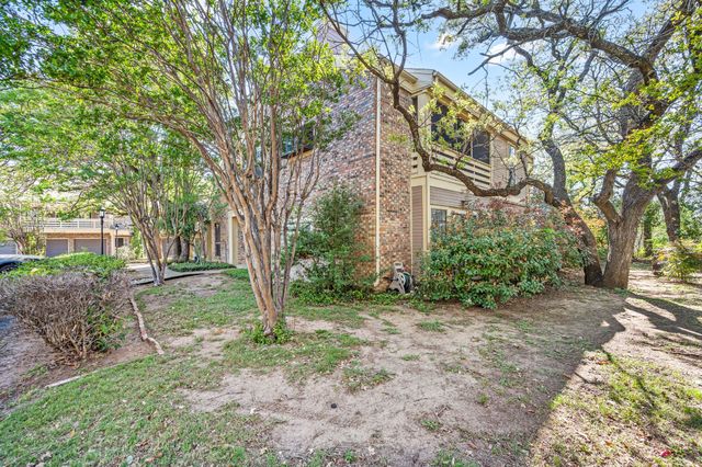 4514 Forestgate Circle, Arlington, TX 76017